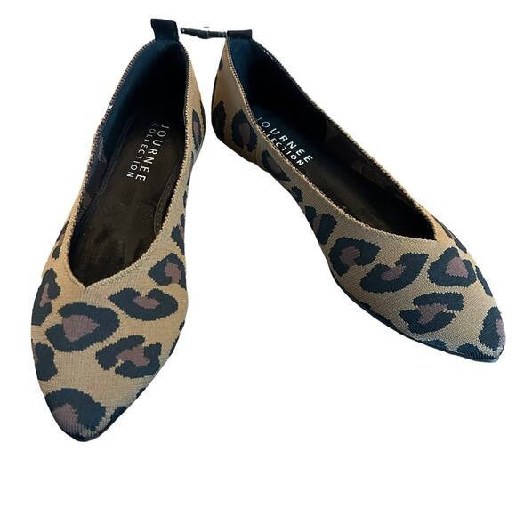 Journee Collection Tayleen Leopard Knit Fabric Pointed Toe Flats Retro NEW 8.5 - Picture 1 of 11